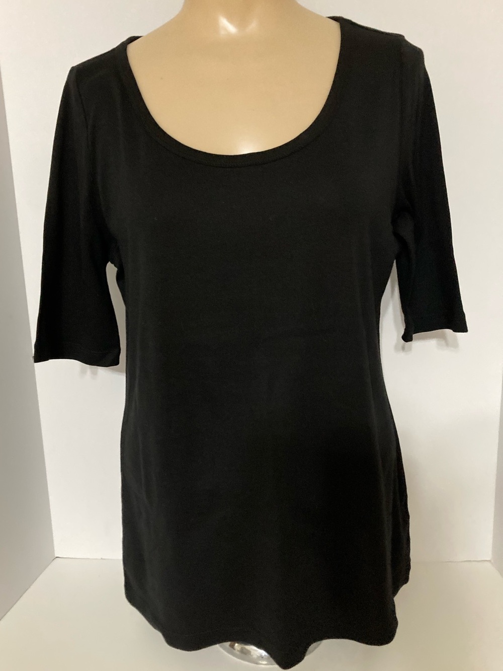 Classic Black Scoop Neck Women's Top
Item# SSct20
